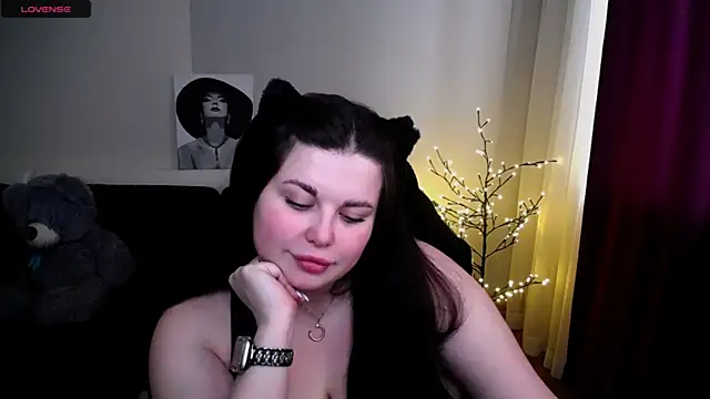 Emily Mo online show from February 22, 2025, 9:34 am