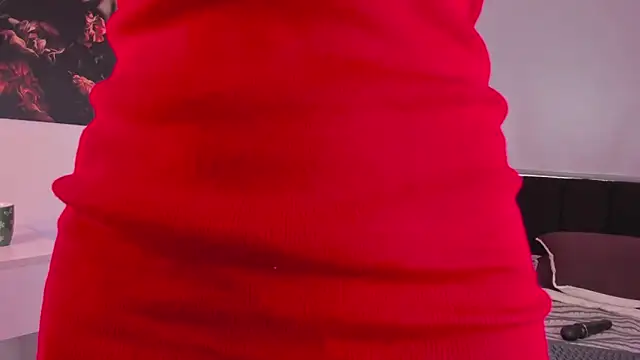 mia thompsonn  online show from December 18, 2024, 6:03 pm