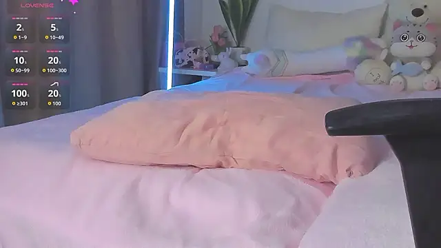 Katie Cooper  online show from March 24, 2026, 8:25 pm