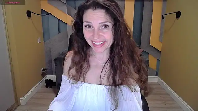 EllaLong online show from December 30, 2024, 12:31 pm