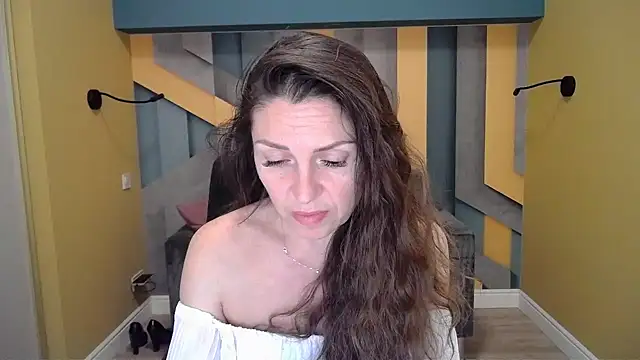 EllaLong online show from January 5, 2025, 12:31 pm