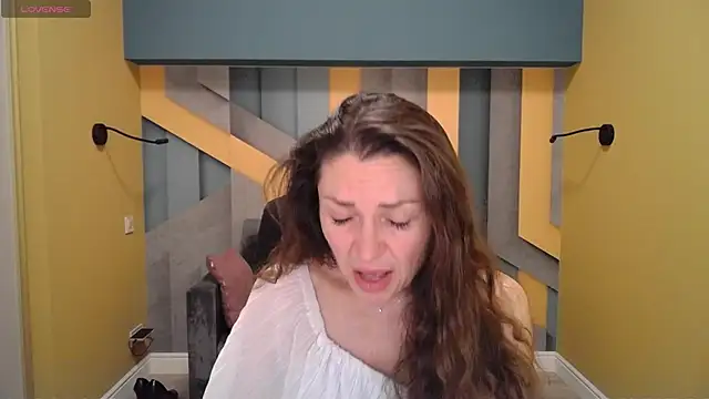 EllaLong online show from January 17, 2025, 3:32 pm