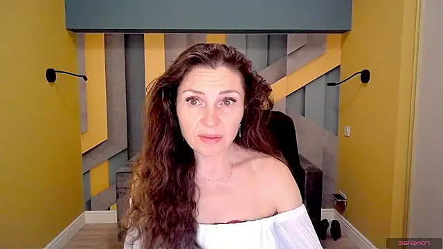 EllaLong online show from February 18, 2025, 12:28 pm