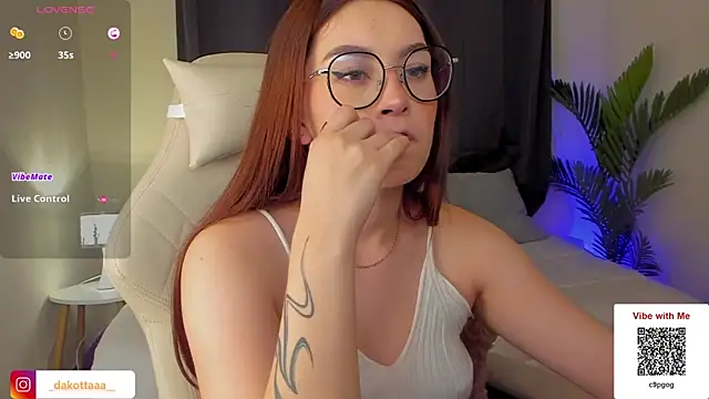 Snapshot of dakottaa_ chatting on January 22, 2025, 10:26 pm dakottaa online show from January 22, 2025, 10:26 pm