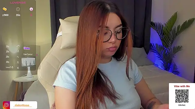 Snapshot of dakottaa_ chatting on February 18, 2025, 11:08 pm dakottaa online show from February 18, 2025, 11:08 pm