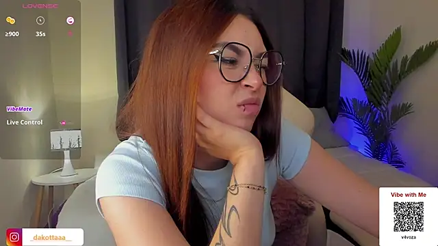 Snapshot of dakottaa_ chatting on February 19, 2025, 2:12 am dakottaa online show from February 19, 2025, 2:12 am