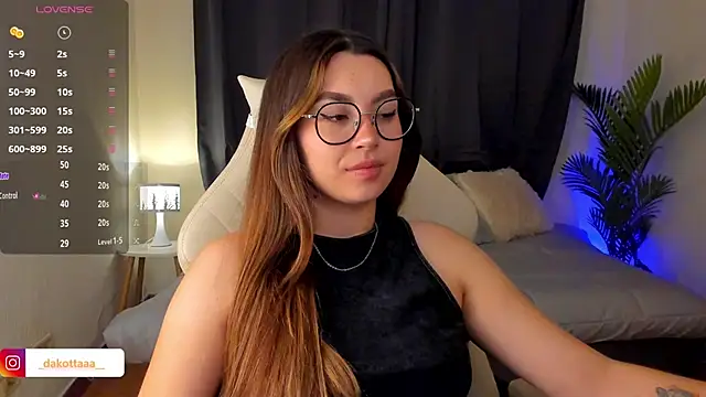 Snapshot of dakottaa_ chatting on September 18, 2025, 11:18 pm dakottaa online show from September 18, 2025, 11:18 pm