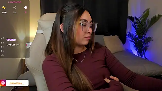 Snapshot of dakottaa_ chatting on November 25, 2025, 11:38 pm dakottaa online show from November 25, 2025, 11:38 pm