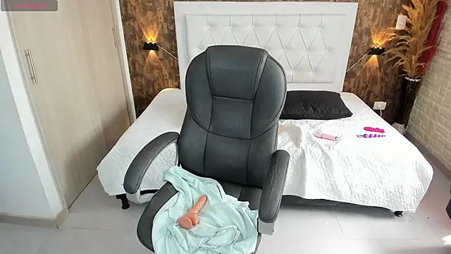 Snapshot of kitty__horny chatting on January 29, 2025, 5:35 pm kitty horny online show from January 29, 2025, 5:35 pm