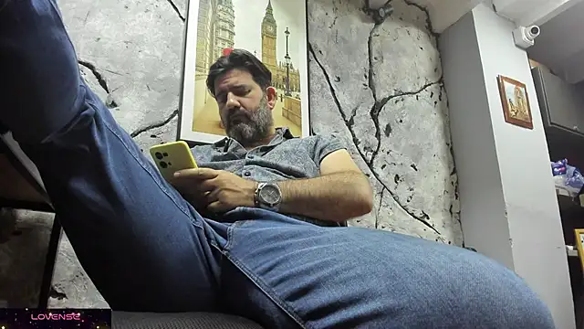 Maxi TheBigDaddy online show from November 19, 2025, 10:37 am