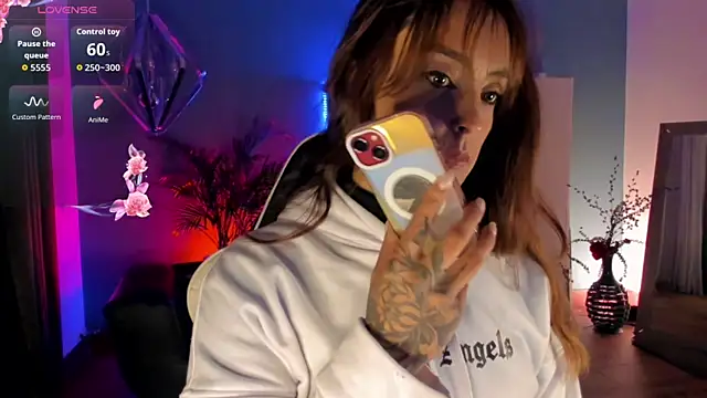 Snapshot of Megan_inked chatting on June 26, 2026, 3:44 am Megan inked online show from June 26, 2026, 3:44 am