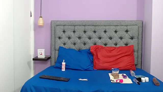 LilaSuni online show from December 5, 2024, 2:22 pm