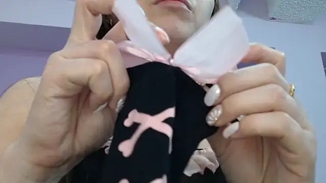 LilaSuni online show from October 17, 2025, 3:25 pm