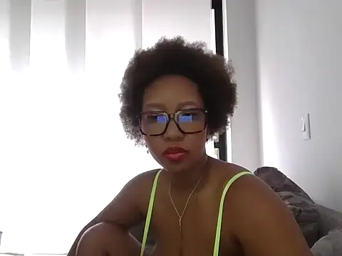 megan-hotxx online show from June 13, 2026, 10:18 pm