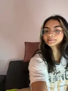 Cat2525 online show from April 4, 2026, 1:26 am