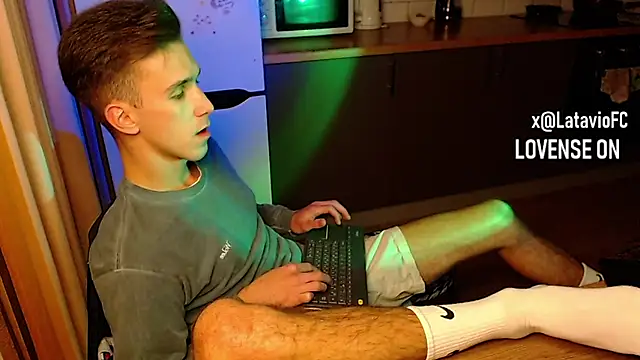 Midnighter  online show from September 24, 2025, 1:53 am