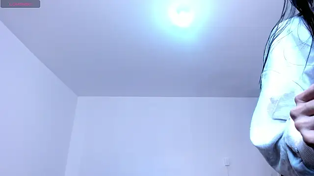 charlottewhitte online show from January 22, 2025, 11:12 am