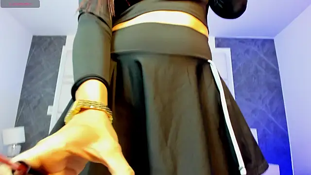 charlottewhitte online show from April 22, 2026, 11:23 am