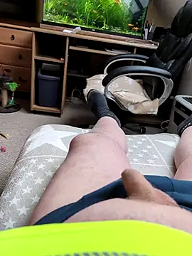 Mariomario0565 online show from October 24, 2025, 2:02 pm