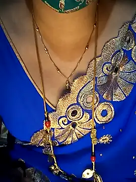 tuttifrutti17 online show from January 6, 2025, 5:38 pm