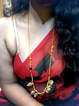 tuttifrutti17 online show from February 10, 2026, 4:55 pm