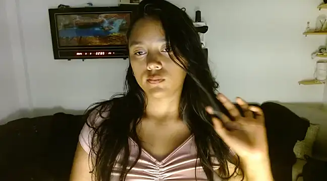 Chiara petterson online show from March 3, 2025, 3:08 am