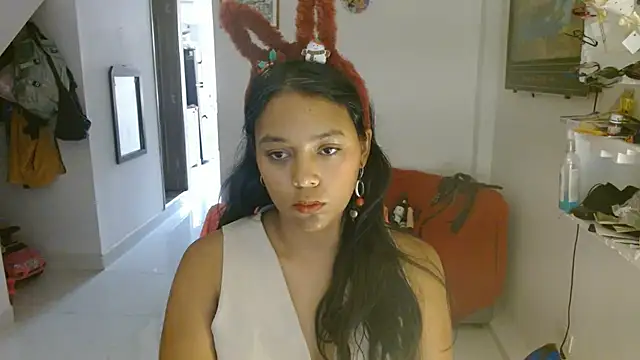 Chiara petterson online show from December 14, 2025, 6:45 pm