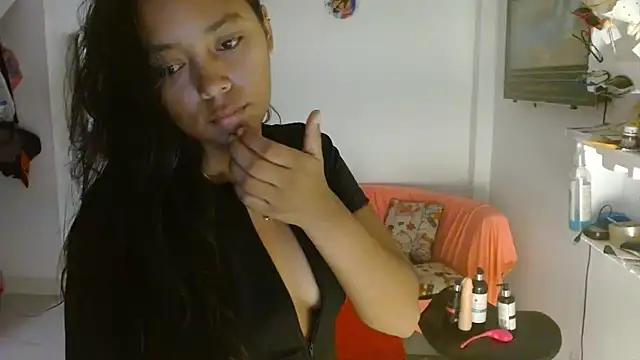 Chiara petterson online show from December 21, 2025, 4:36 pm