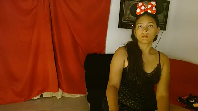 Chiara petterson online show from April 26, 2026, 3:15 am