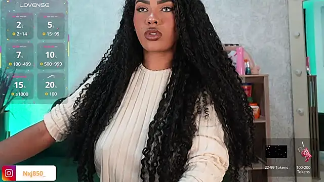 HOTBLACKANDWHITE2 online show from March 19, 2026, 2:37 am