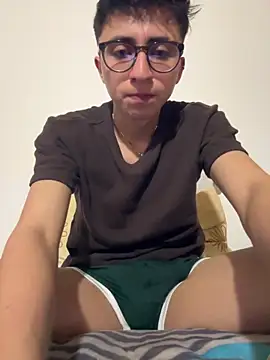 CamiRojas boy online show from October 13, 2025, 4:12 am