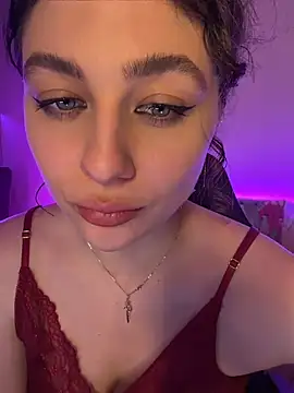 Snapshot of Your_insomniya chatting on April 14, 2026, 9:21 pm Your insomniya online show from April 14, 2026, 9:21 pm