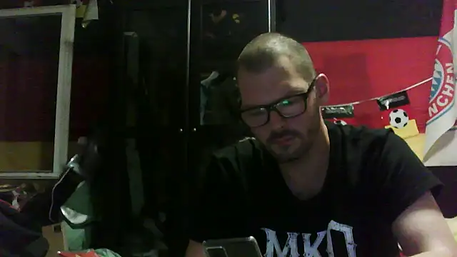 Die-geile-Sau online show from September 19, 2025, 9:15 pm