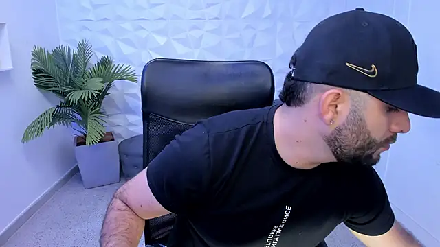 jhon bear03 online show from February 7, 2025, 11:12 am