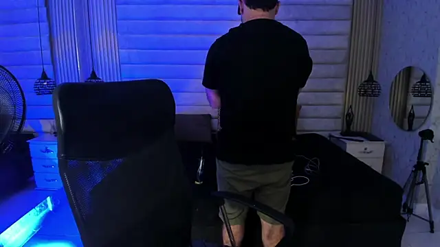 jhon bear03 online show from April 18, 2026, 11:14 am