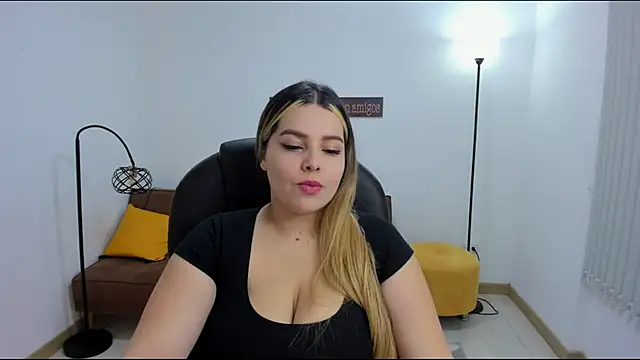 camiilaa1 online show from February 10, 2025, 4:19 am