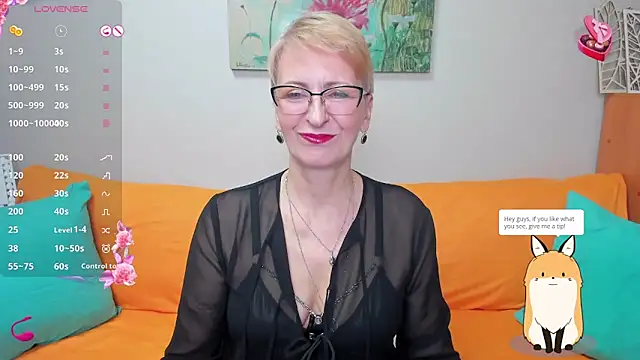 iamyourdream89 online show from February 1, 2025, 5:37 pm