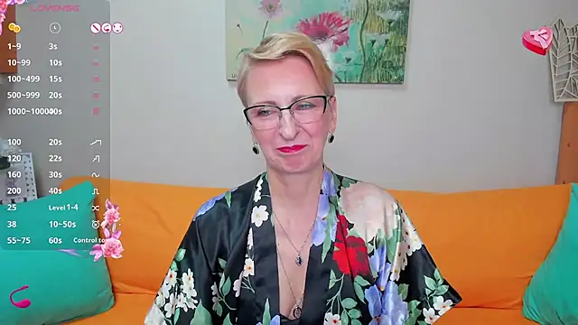 iamyourdream89 online show from February 6, 2025, 2:58 pm