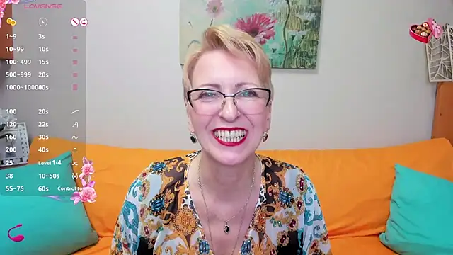 iamyourdream89 online show from February 18, 2025, 7:52 pm