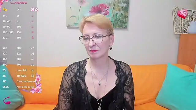 iamyourdream89 online show from March 20, 2025, 3:47 pm