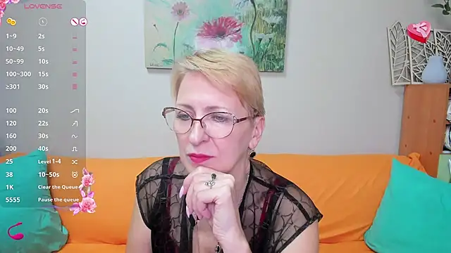 iamyourdream89 online show from March 22, 2025, 2:14 pm