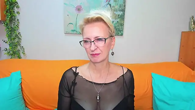 iamyourdream89 online show from October 26, 2025, 10:21 am