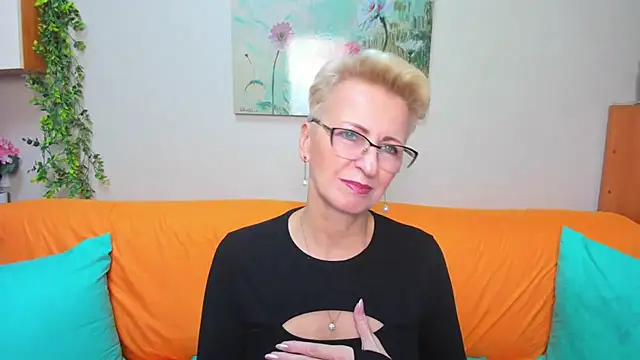 iamyourdream89 online show from November 14, 2025, 12:48 pm