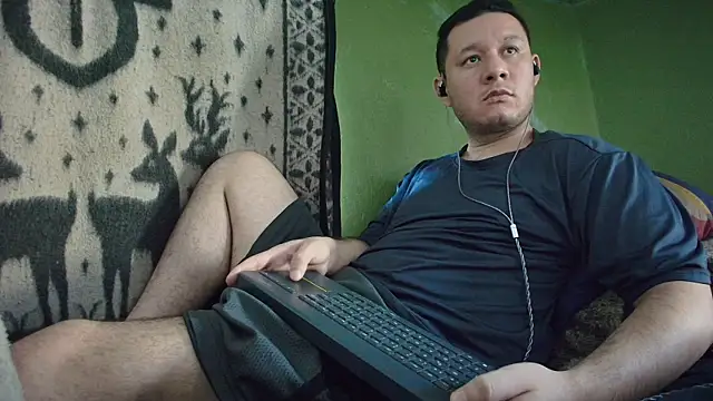 Snapshot of sweet_cock28 chatting on April 30, 2026, 3:18 pm sweet cock28 online show from April 30, 2026, 3:18 pm
