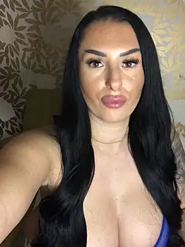 Mia-Bremer online show from December 13, 2025, 8:58 pm