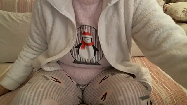 mysteriouscouple001 online show from December 30, 2024, 3:14 am