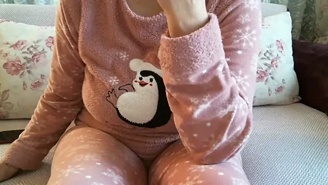 mysteriouscouple001 online show from January 18, 2025, 9:13 am