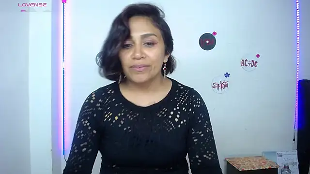 Snapshot of pinky_violeta chatting on July 6, 2026, 12:51 am pinky violeta online show from July 6, 2026, 12:51 am
