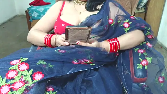 Cute Mahi22 online show from October 5, 2025, 7:01 pm