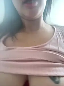 Snapshot of Sarahkhaalifa chatting on May 19, 2026, 8:20 am Sarahkhaalifa online show from May 19, 2026, 8:20 am